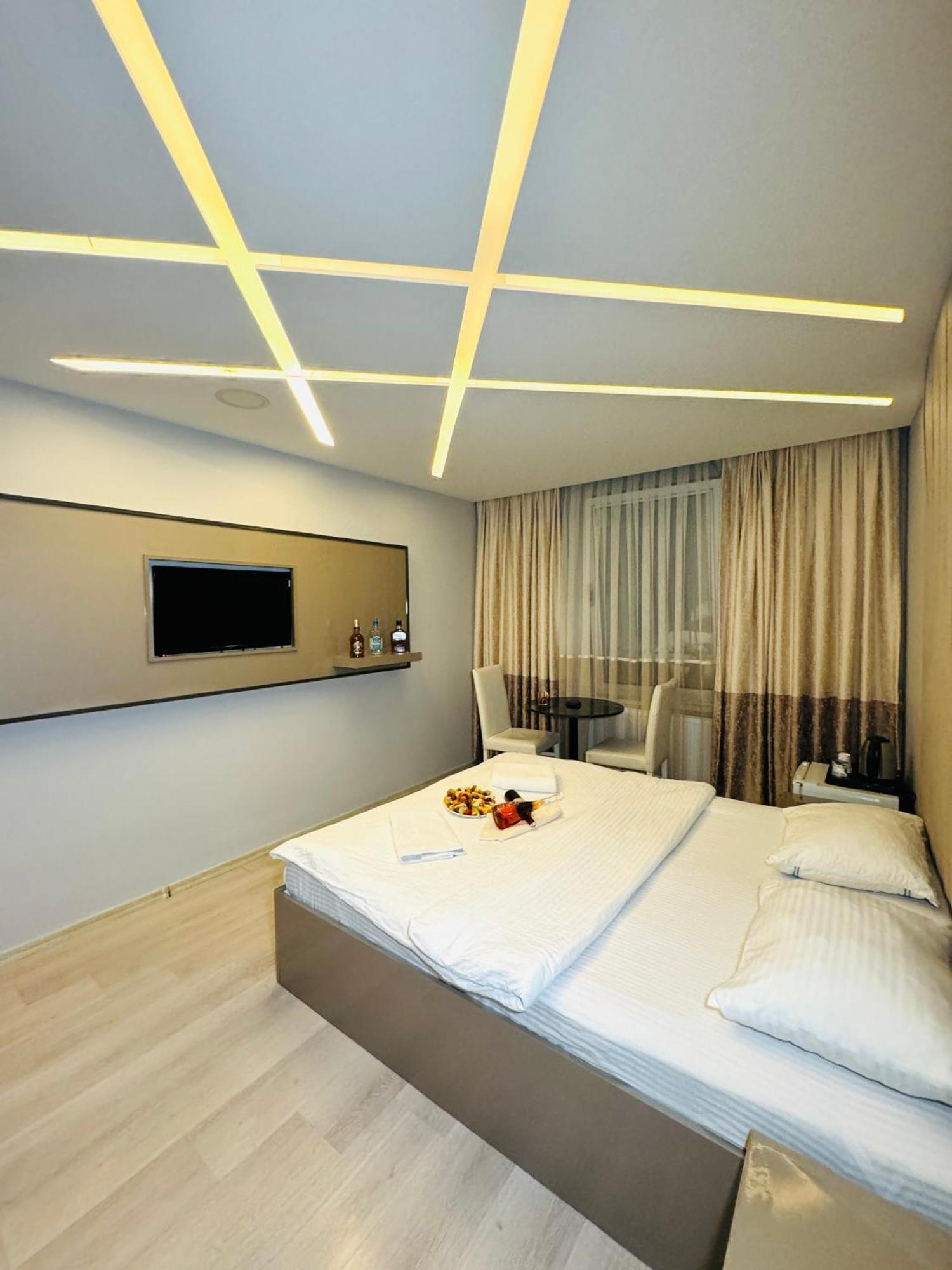 Blueway Hotel Istanbul Exterior photo